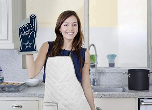 YouTheFan NFL Dallas Cowboys #1 Oven Mitt | Heat Resistant, 100% Cotton, Patented Design, Perfect For Indoors Or Outdoors On The Grill - Official Team Colors And Logo - Image 2
