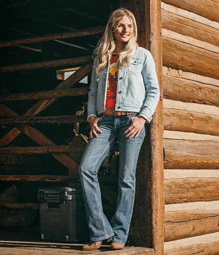 Wrangler Women's Retro Sadie Low Rise Stretch Boot Cut Jean, Tiffany, 7-34 - Image 4
