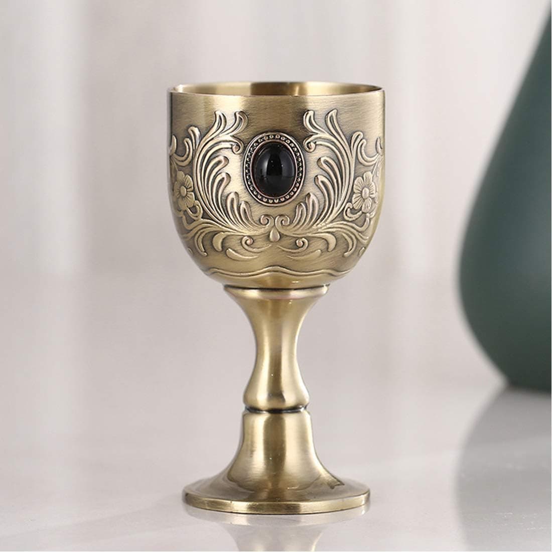 VIDAYA Calice Goblet, Fabriqué à la main Vintage en Cuivre Pur avec Motif de Fleurs Gravé, Tasse en Cuivre Métallique Embossée, Goblet Médiéval Gothique 1.7oz 1-Pack 3.1x1.5inch/8x4cm - Image 6