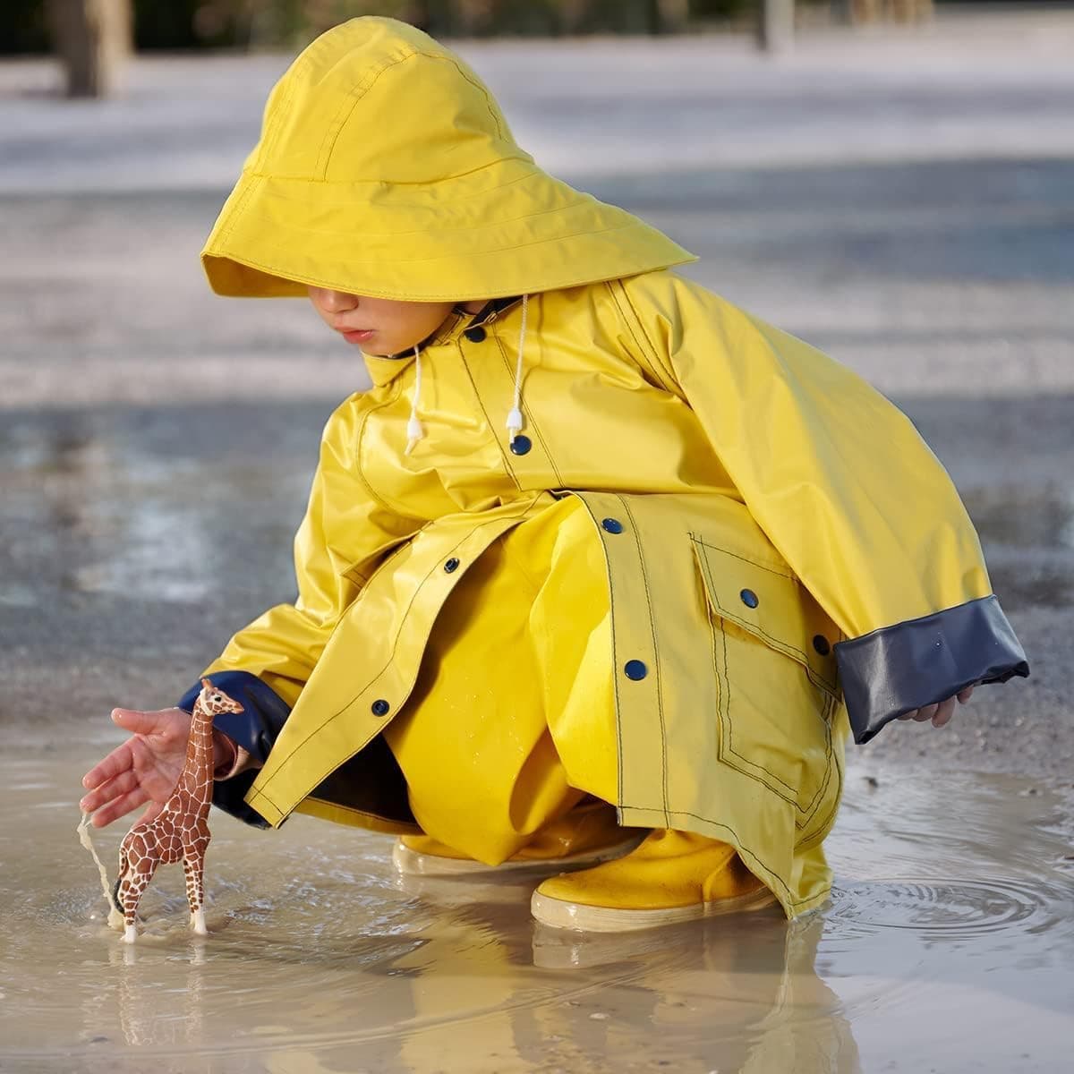 Schleich Wild Life Realistic Female Giraffe Animal Figurine - Authentic Detailed Wild Female Giraffe Toy for Boys and Girls Education Imagination and Play, Highly Durable Gift for Kids Ages 3+ - Image 9