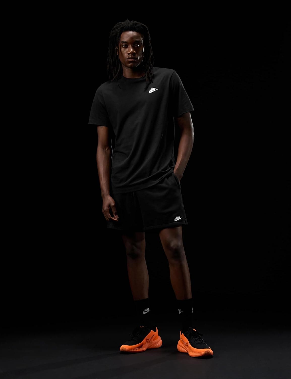 Nike Men's Sportswear Club T-Shirt Medium Black/White - Image 8