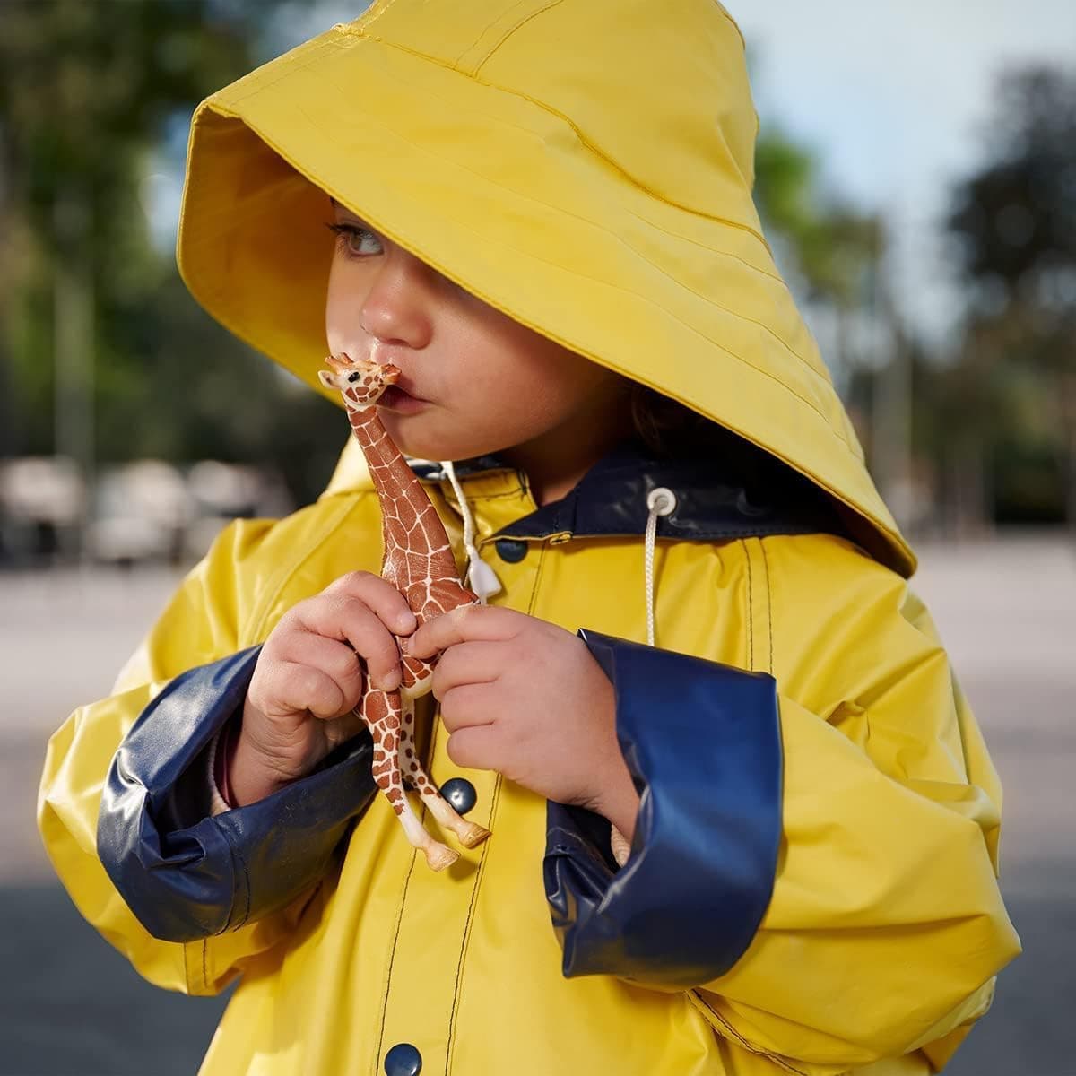 Schleich Wild Life Realistic Female Giraffe Animal Figurine - Authentic Detailed Wild Female Giraffe Toy for Boys and Girls Education Imagination and Play, Highly Durable Gift for Kids Ages 3+ - Image 3