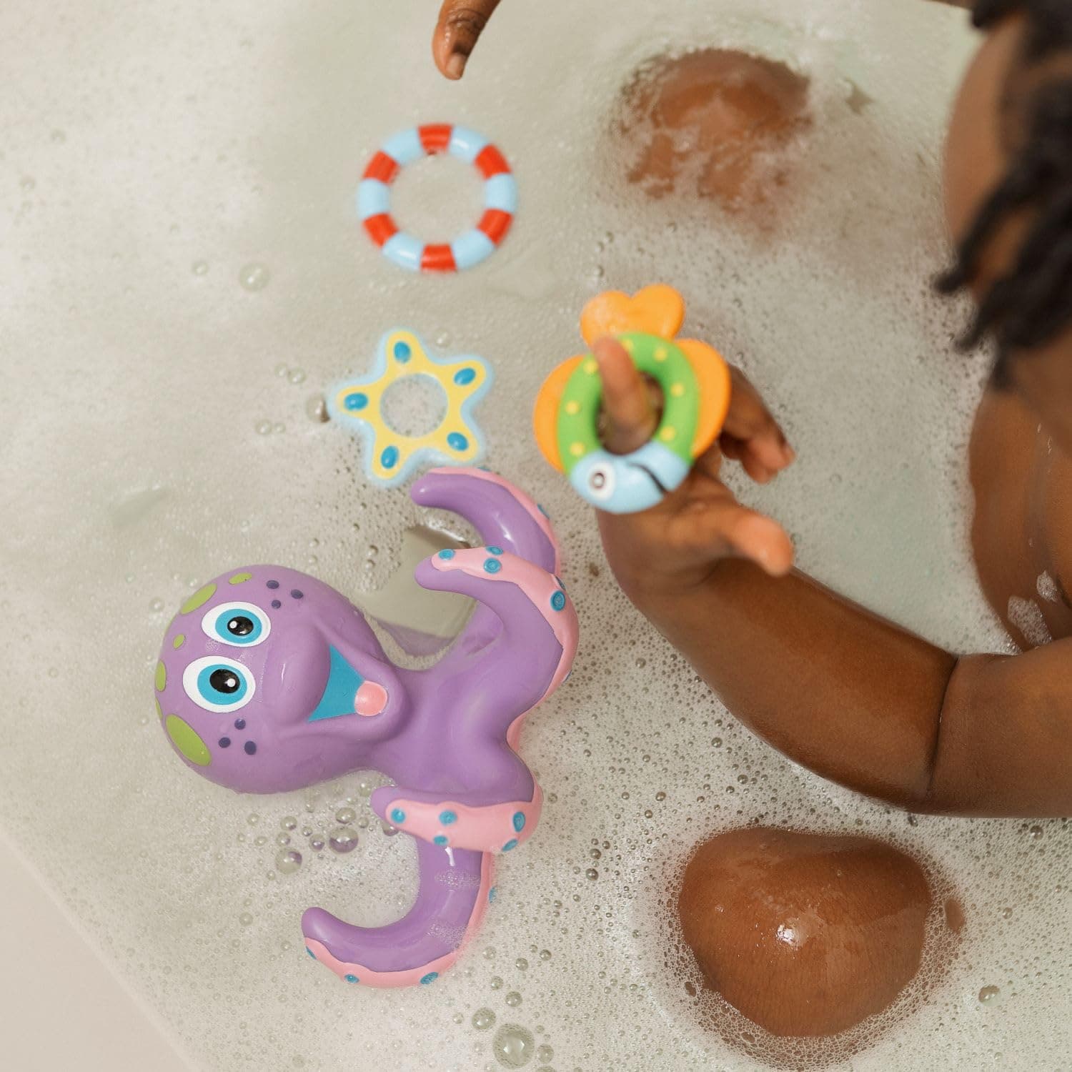 Jouet Nuby Octopus Flottant avec 3 Anneaux Hoopla - Jouet de Bain pour Garçons et Filles - 18+ Mois - Violet (Pack de 1) Octopus Flottant avec Anneaux - Image 11