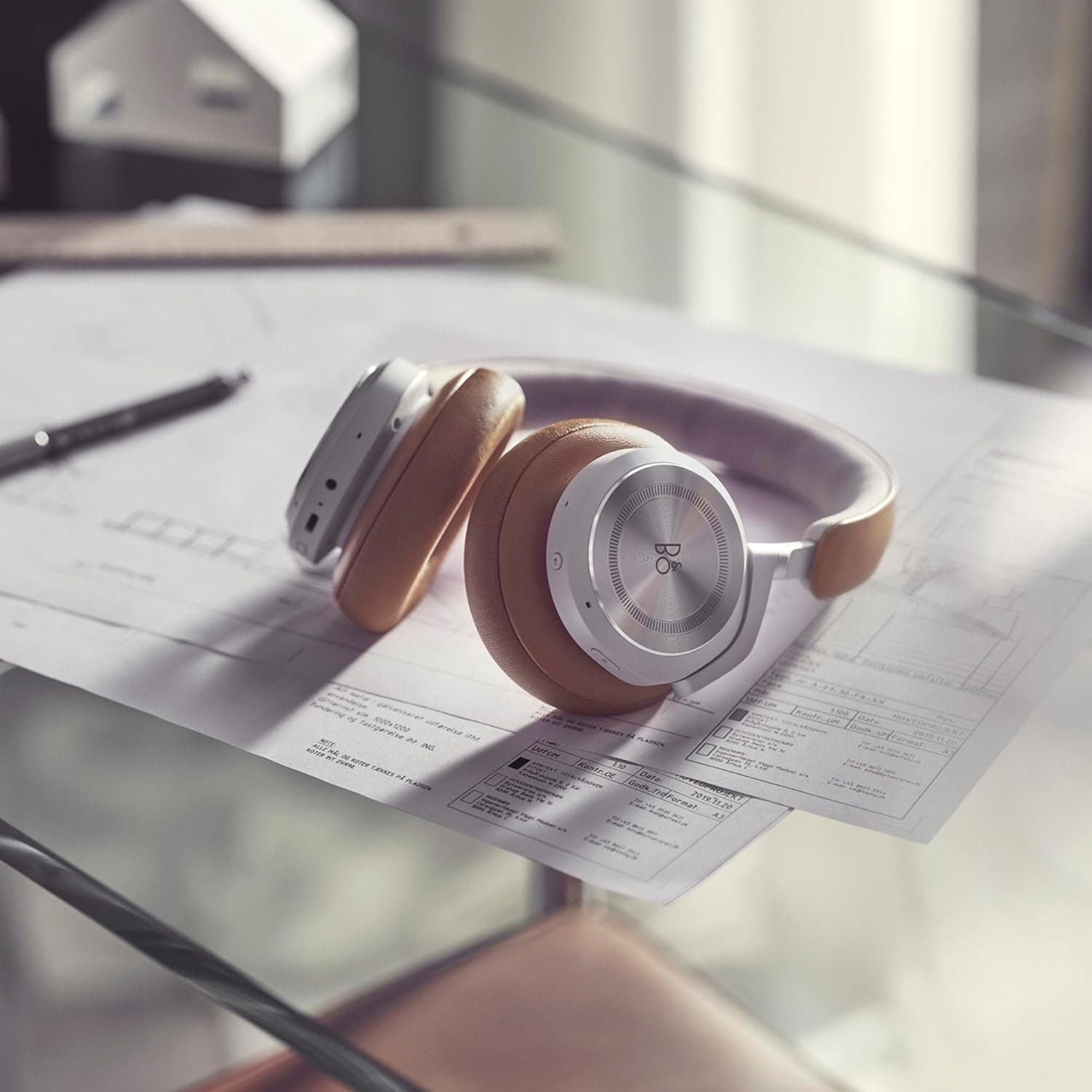 Bang & Olufsen Beoplay HX – Comfortable Wireless ANC Over-Ear Headphones - Timber Timber One Size Headphones - Image 8