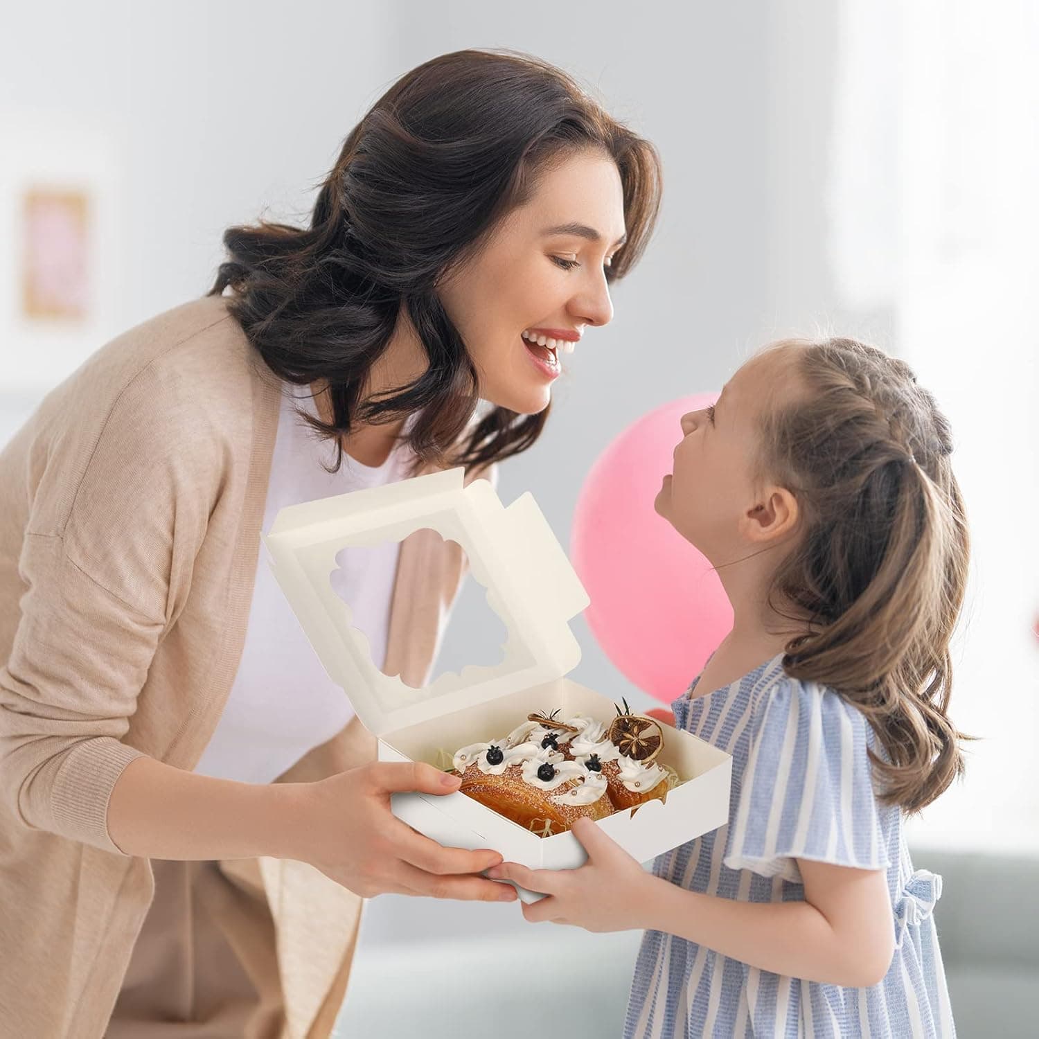 TOMNK 60pcs Cookie Boxes, 8x8x2.5 Inches Bakery Boxes with 2 Style Windows for Chocolate Strawberries, Pie, Pastry, Dessert, Cake - Image 7