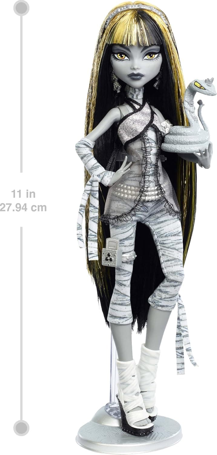Monster High Reel Drama Doll, Cleo De Nile Black and White Reproduction Collectible with Doll-Size and Life-Size Posters, Horror Flick Theme, and Pet - Image 2