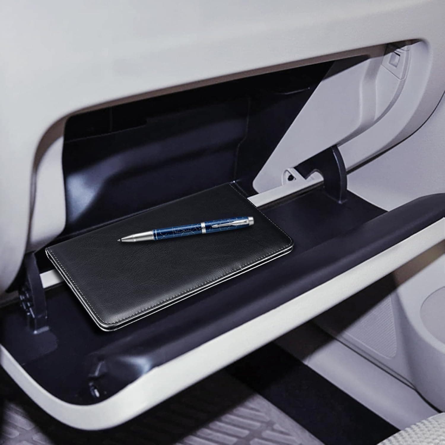 CoBak Soporte para Registro de Auto y Seguro - Organizador de Guanteras para Vehículos, Accesorios para Compartimentos de Autos y Camiones con Cierre Magnético para Licencia de Conducir, Tarjetas L-Cuero Negro - Image 6