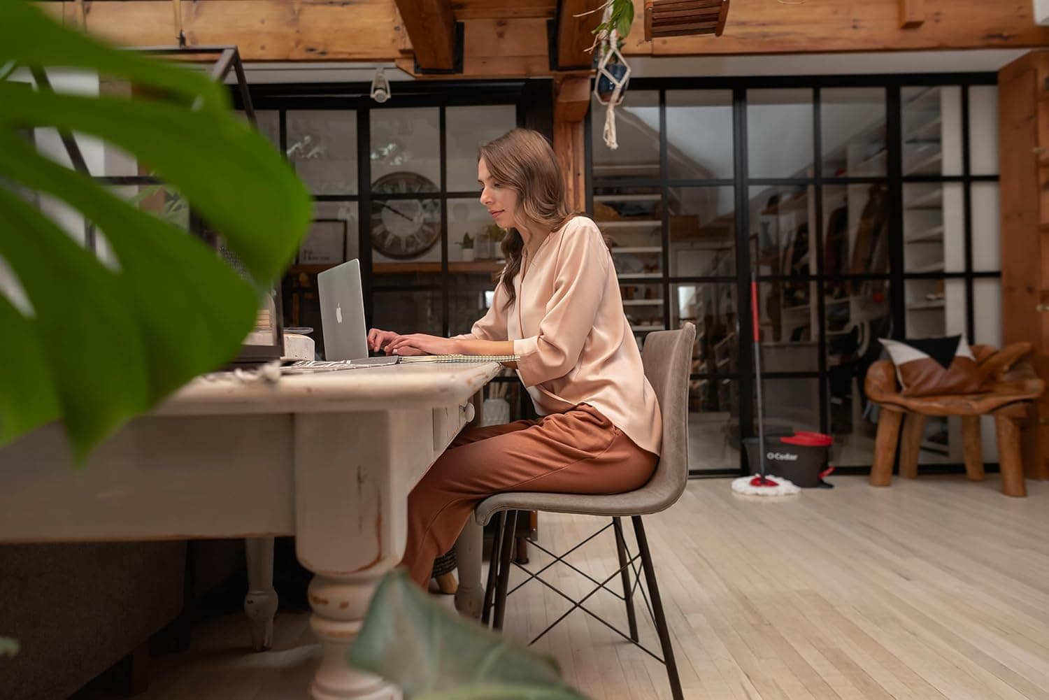 O-Cedar EasyWring Microfiber Spin Mop, Bucket Floor Cleaning System, Red, Gray, Standard Easywring Spin Mop & Bucket - Image 21