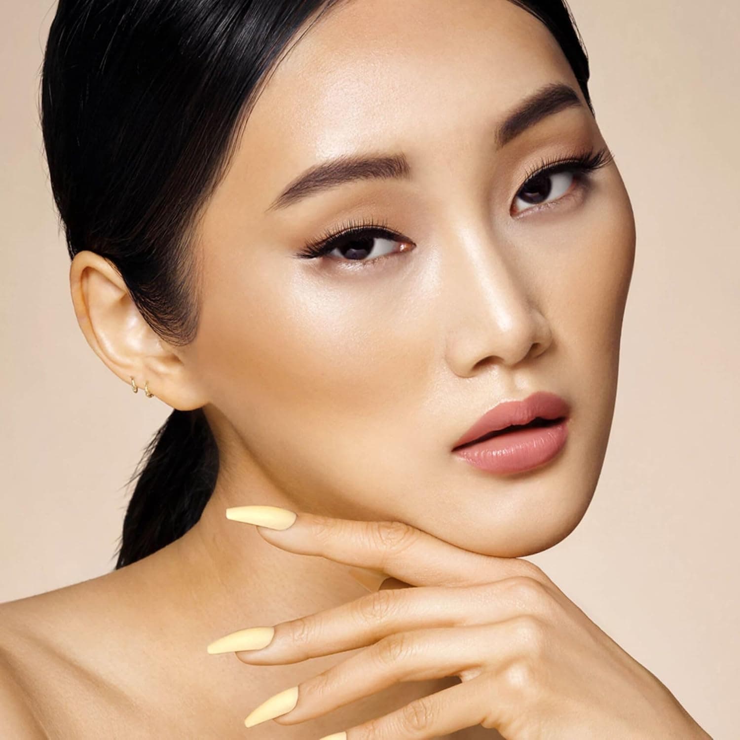 KISS So Wispy, False Eyelashes, 'Pompadour', 16mm, Includes 5 Pairs Of Lashes, Easy to Apply, Reusable Lash Clusters Medium Volume - Multi Pack - Image 3