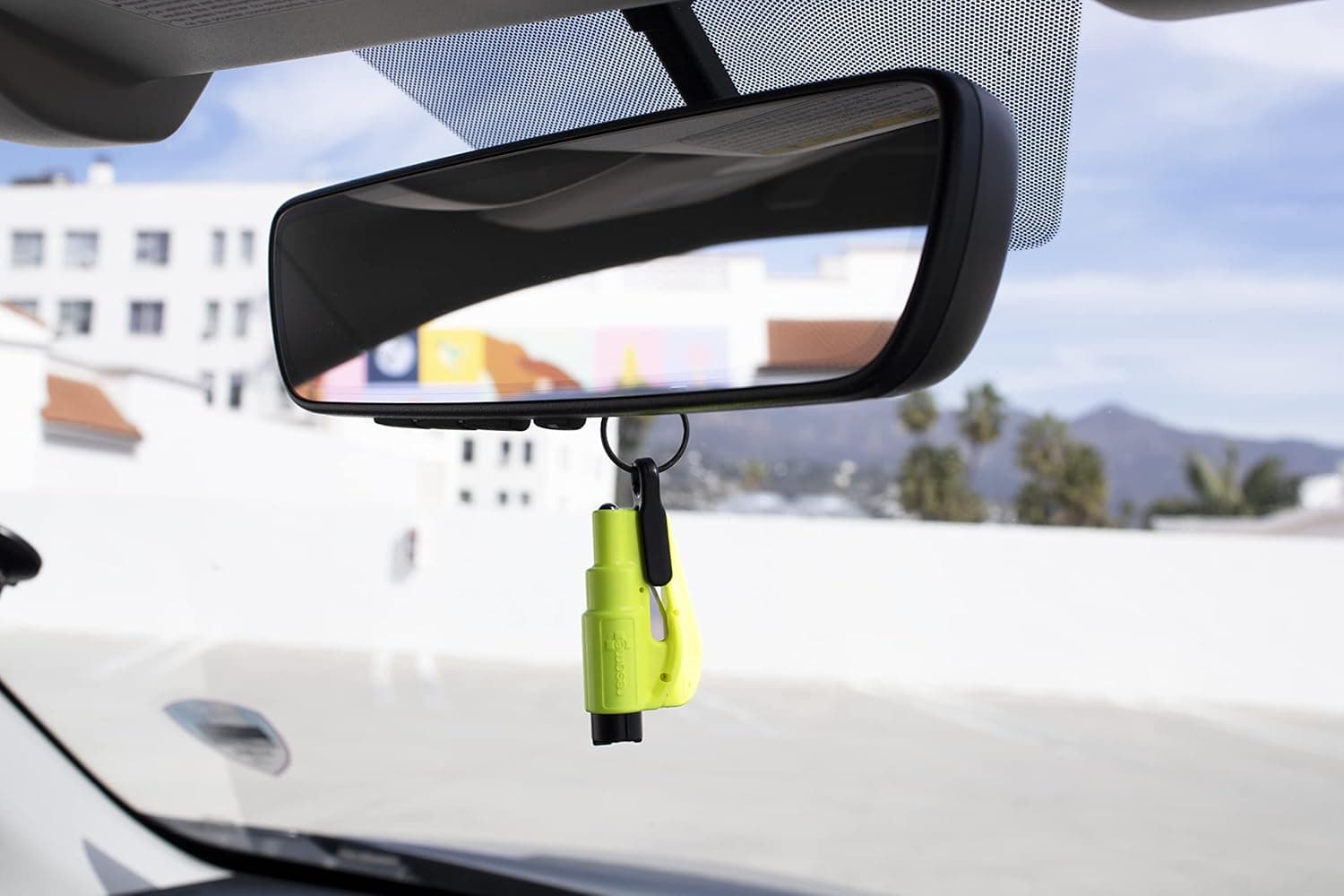 Resqme Paquete de 2, La Herramienta Original de Escape de Emergencia para Llaveros, Cortador de Cinturón de Seguridad 2-en-1 y Rompedor de Ventanas, Hecho en EE. UU., Amarillo de Seguridad - Image 9