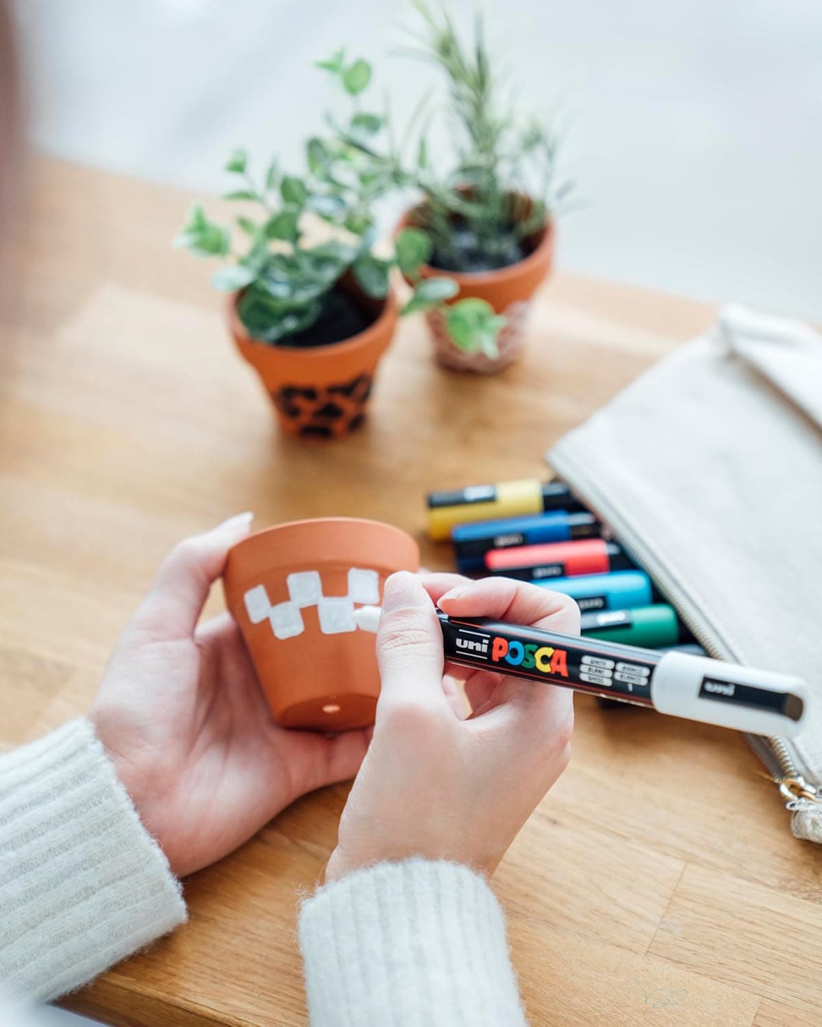 Posca Paint Art Markers, Set of 15 5M Medium Acrylic Markers with Reversible Tips, Artist Recommended Paint Pens for Gifts, Decorations, Fabric, Metal, Windows, Wood and Canvas Assorted Assorted - Image 11