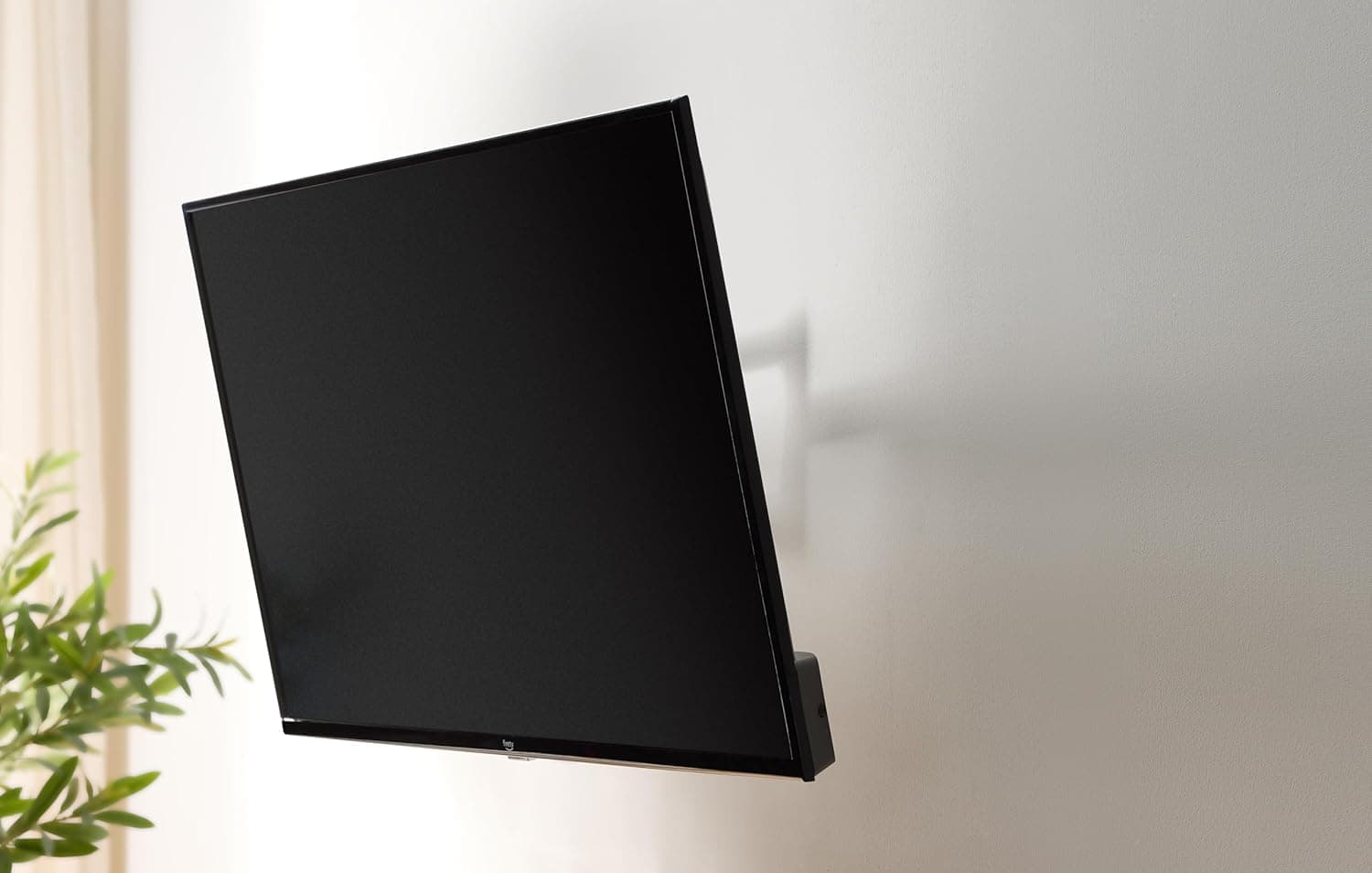 Amazon Basics Full Motion Articulating TV Wall Mount, with Swivel and Tilt, for 26" to 55" TVs and Flat Panels up to 80 Lbs, VESA Compatible, Black 26" to 55" Full Motion Articulating - Image 8