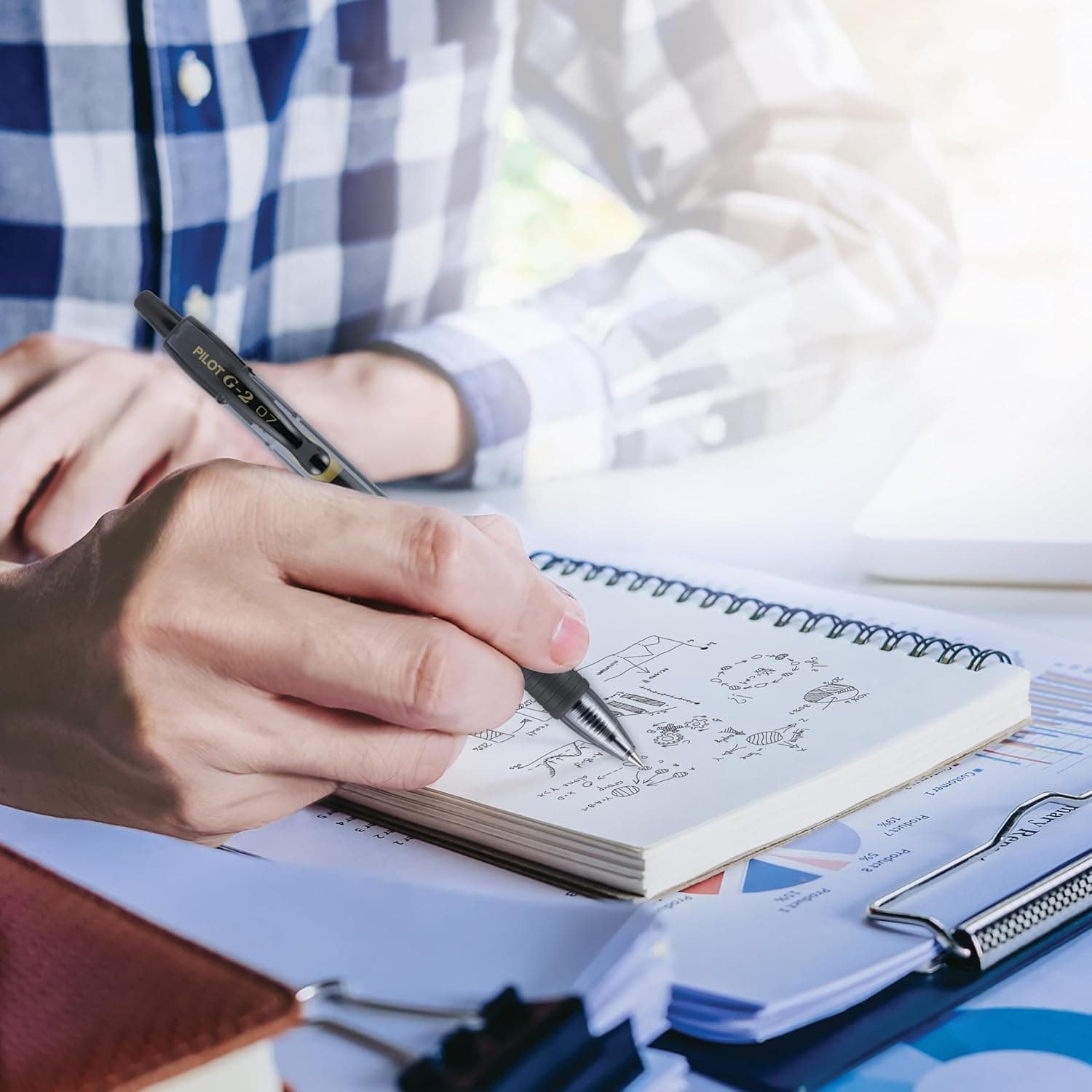 Pilot G2 Premium Gel Roller Pens 0.7, Plumas de Gel de Punta Fina para Escritura Suave en Negro, Paquete de 4 - Image 2