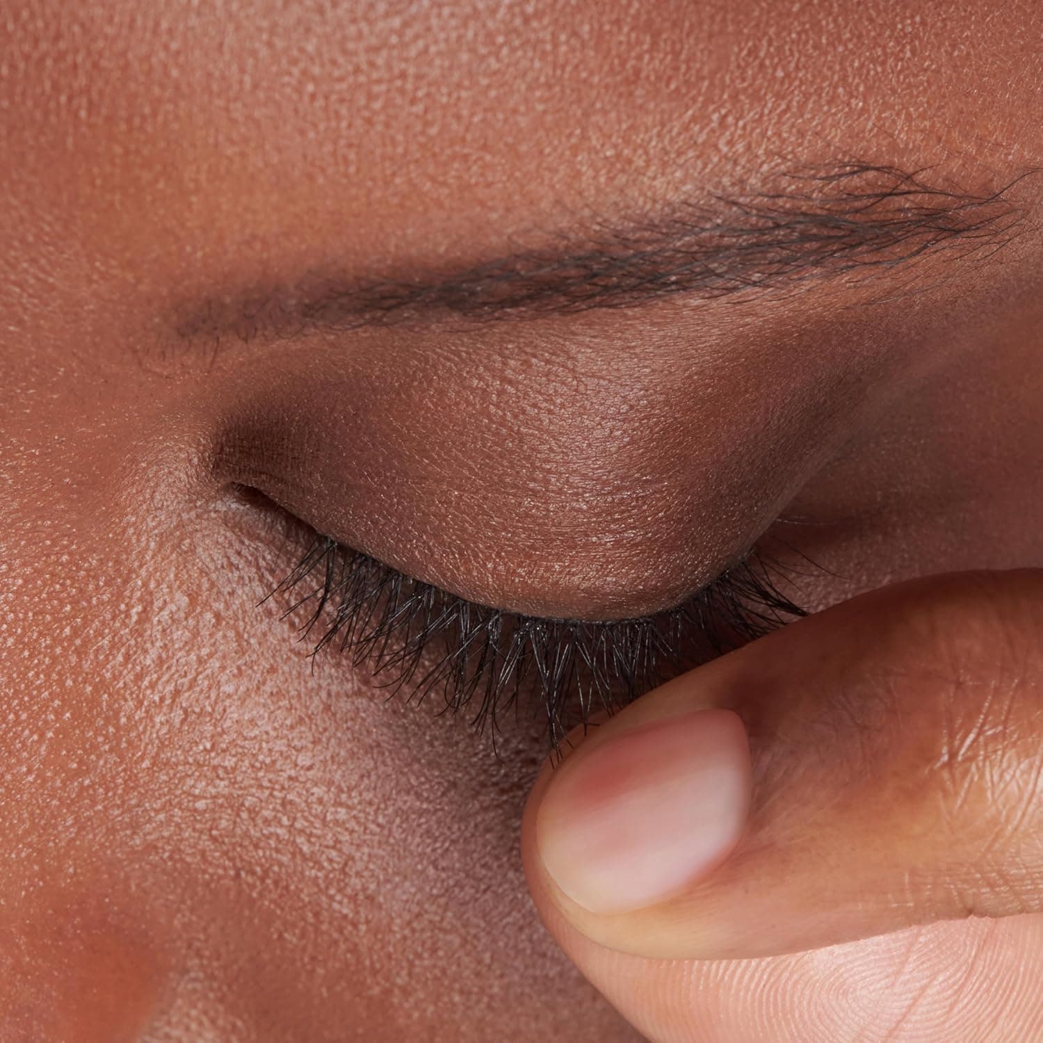 KISS Super Stick 5-Day Extended Wear Strip Lash Adhesive, Quick Drying Lash Glue, Witch Hazel & Cactus Extract Infused, Brush Applicator, Net Wt. 4.8g (0.17 oz.), Clear - Image 6