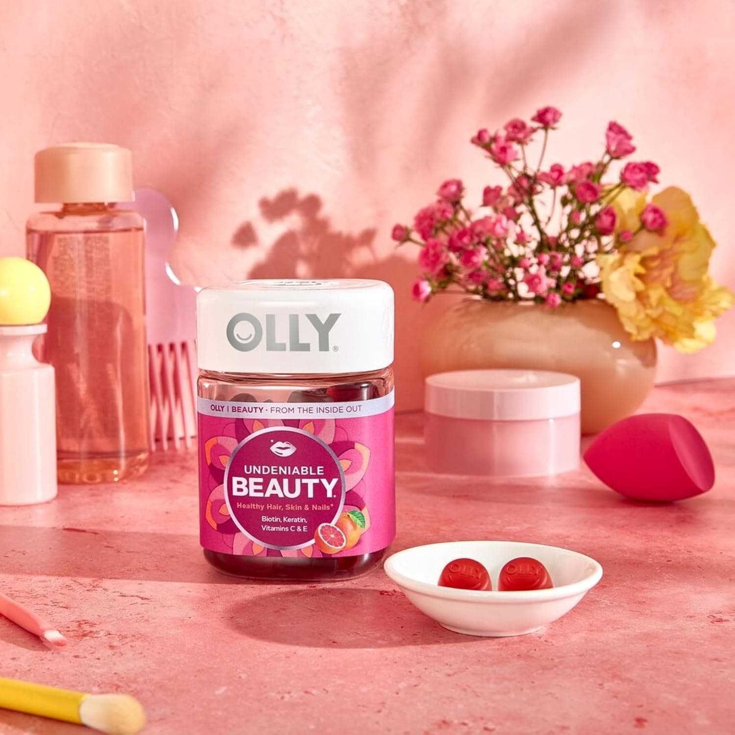 OLLY Undeniable Beauty Gummy, Para Cabello, Piel, Uñas, Biotina, Vitamina C, Queratina, Suplemento Masticable, Pomelo, Suministro de 30 Días - 60 Conteo (Paquete de 1) - Image 7