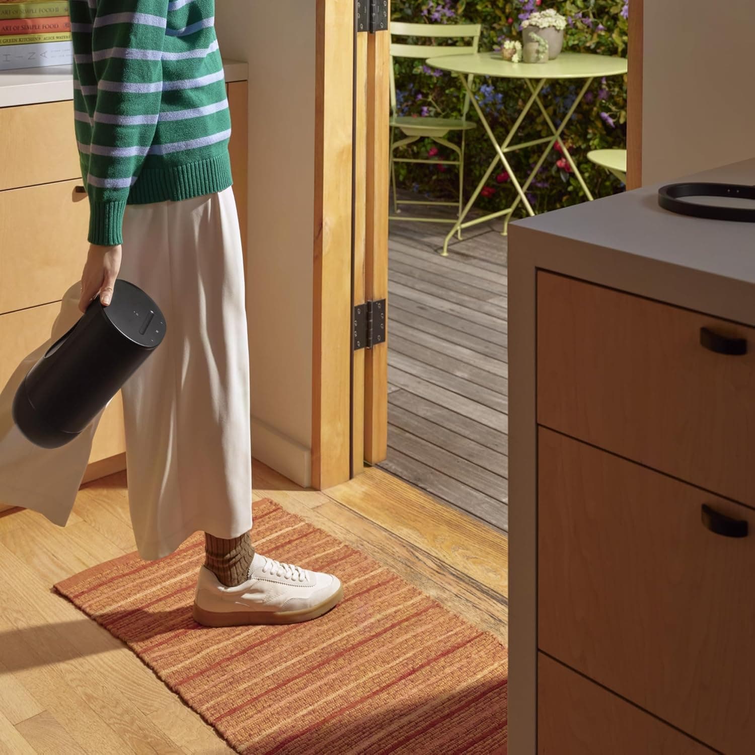 Sonos Move 2 - Black - Wireless Portable Bluetooth Speaker Single Black - Image 9