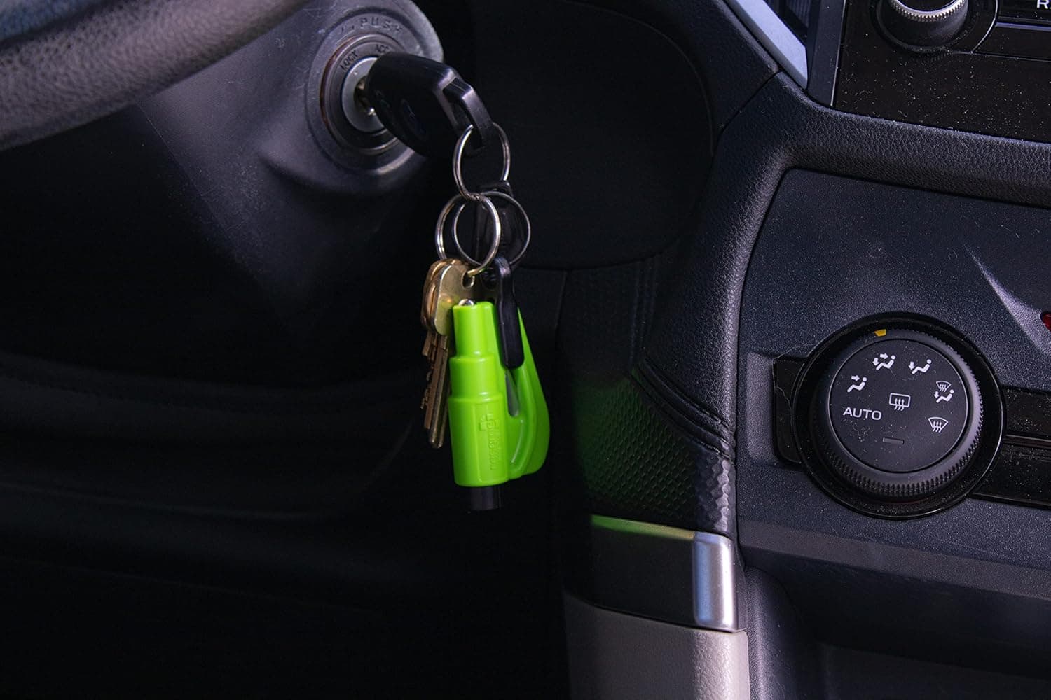 Resqme Paquete de 2, La Herramienta Original de Escape de Emergencia para Llaveros, Cortador de Cinturón de Seguridad 2-en-1 y Rompedor de Ventanas, Hecho en EE. UU., Amarillo de Seguridad - Image 10