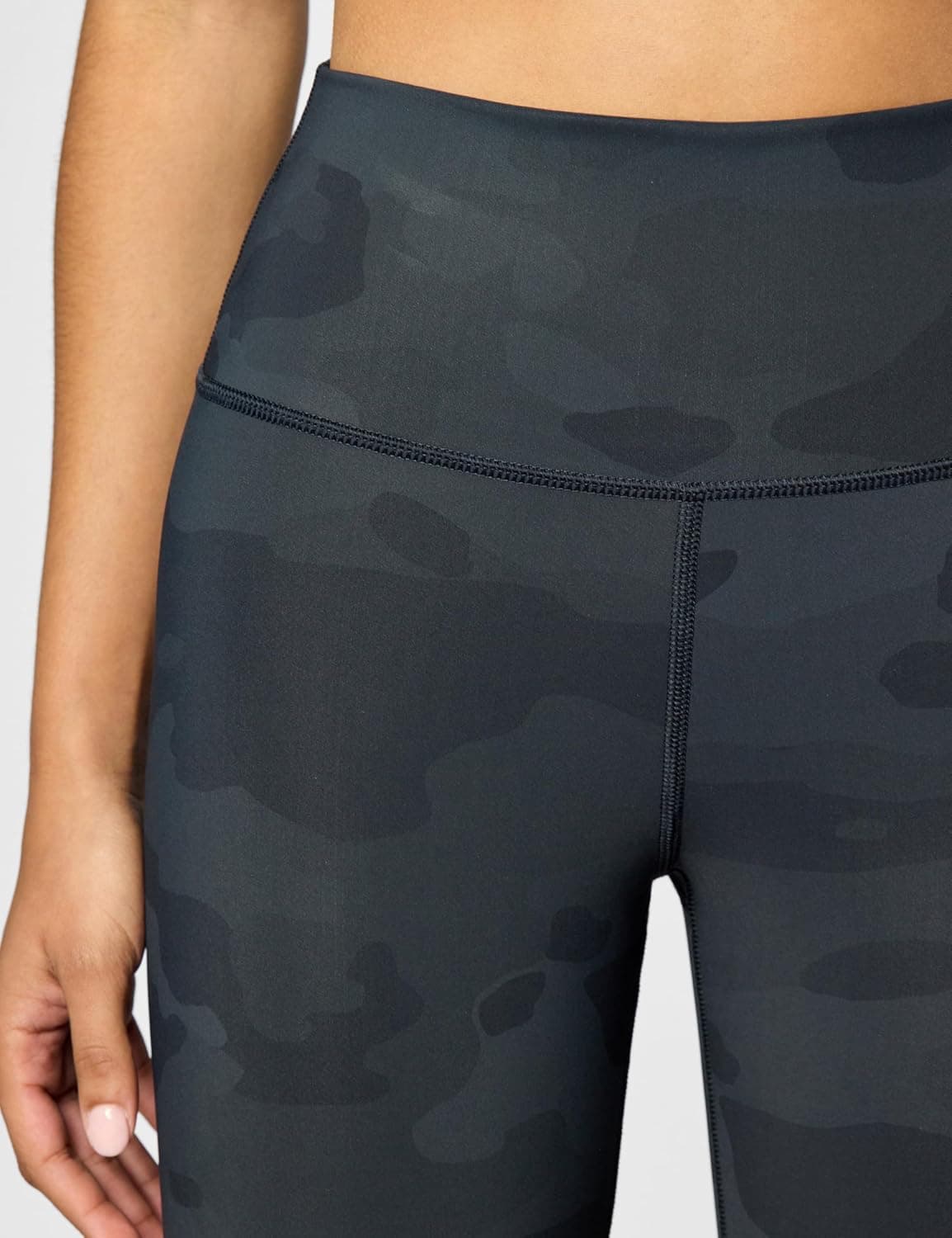 Alo Women's High Waist Vapor Short Small Black Camouflage - Image 5