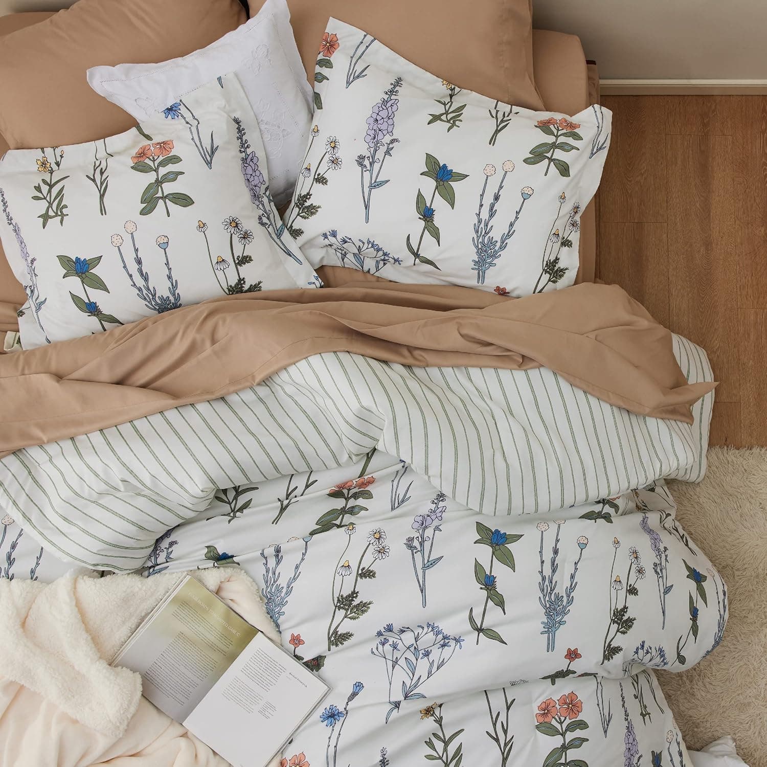 Bedsure Comforter Set Queen Size - Cute Floral Bedding Comforter Set, 3 Pieces, 1 Soft Reversible Coconut White Botanical Flowers Comforter and 2 Pillow Shams 01 - Coconut White Floral Queen - Image 9