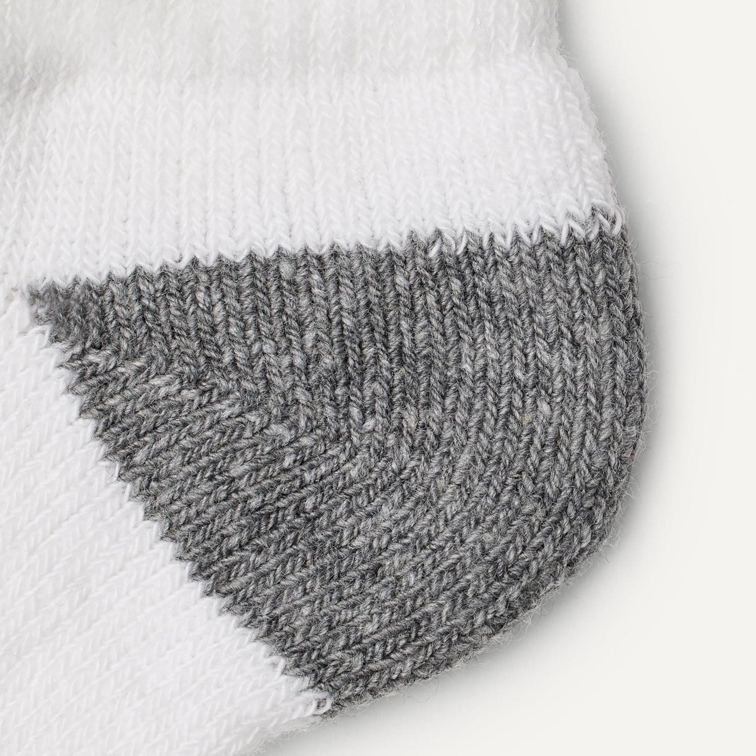 Amazon Essentials Unisex Kids and Toddlers' Cotton Low Cut Cushioned Socks for Boys Girls Toddlers, 14 Pairs Medium White/Grey - Image 4