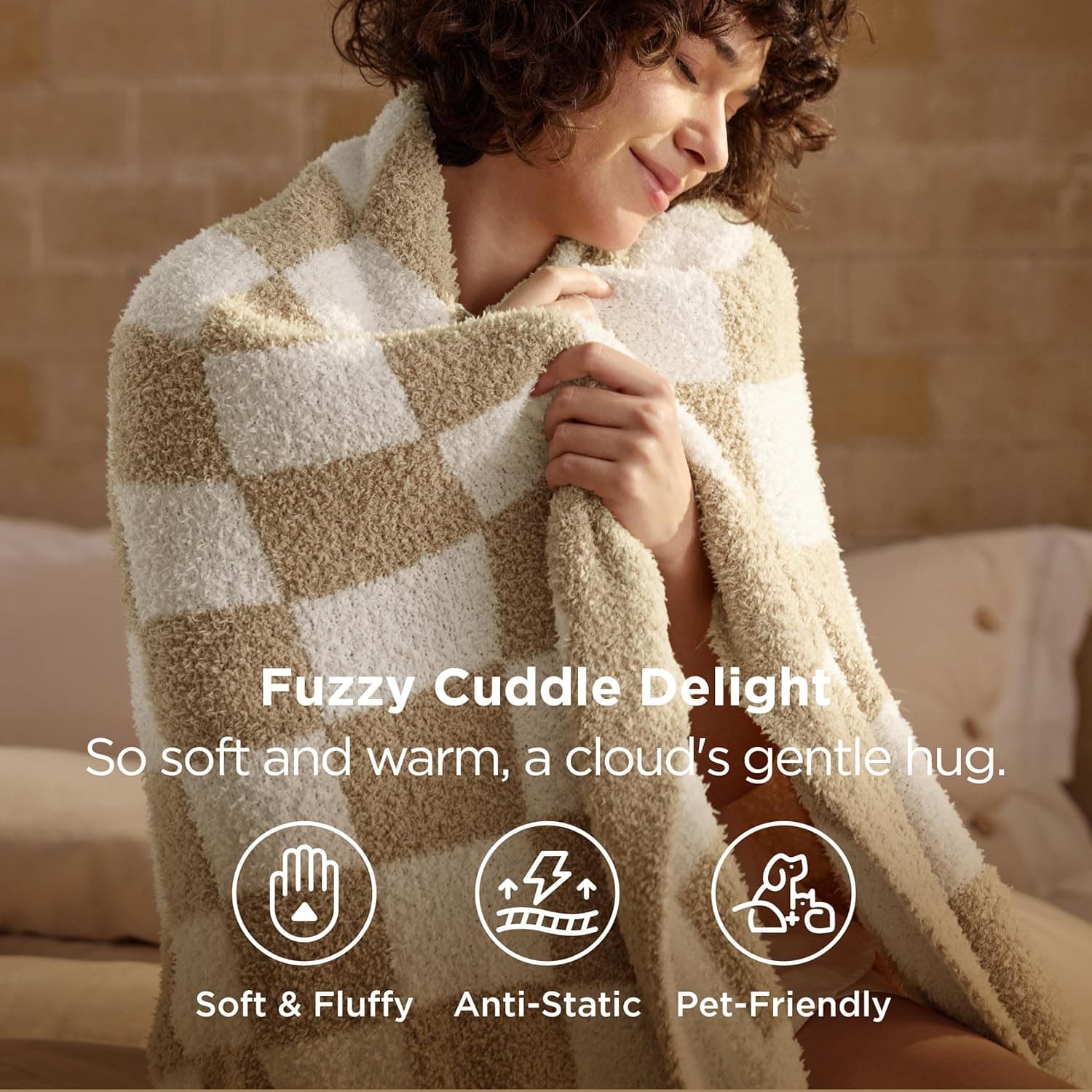 Manta Checkered GentleSoft de Bedsure para Sofá - Manta Beige Suave y Acogedora, Manta de Punto Esponjosa y Cálida para Cama y Sofá, Regalos de Decoración para Cumpleaños y Día de San Valentín para Mujeres y Hombres, 50x60 Pulgadas 01 - Manta Checkered Beige (50" x 60") - Image 2