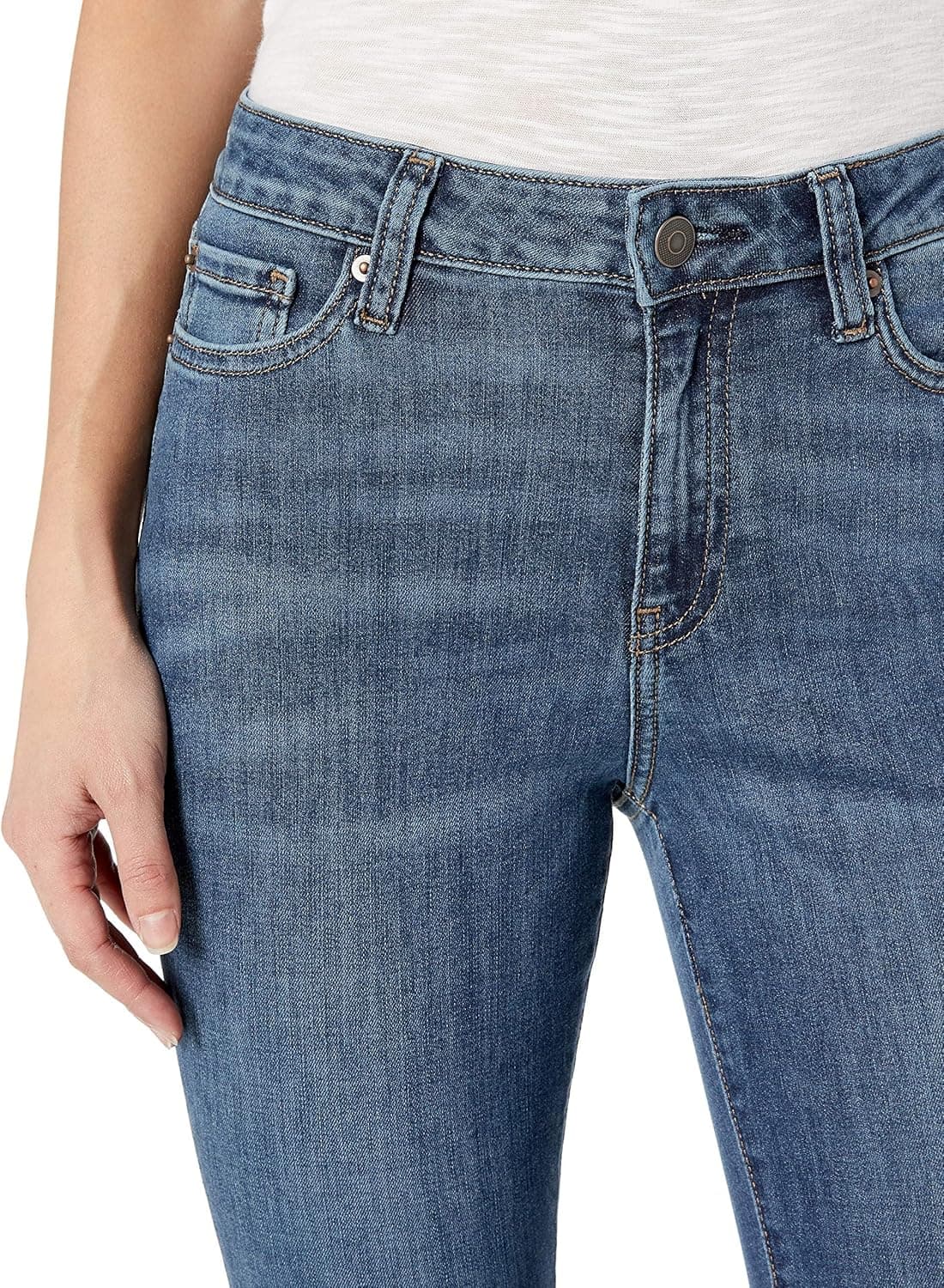 Amazon Essentials Women's Mid-Rise Stretchy Skinny Jean - Discontinued Colors 12 Medium Wash - Image 6