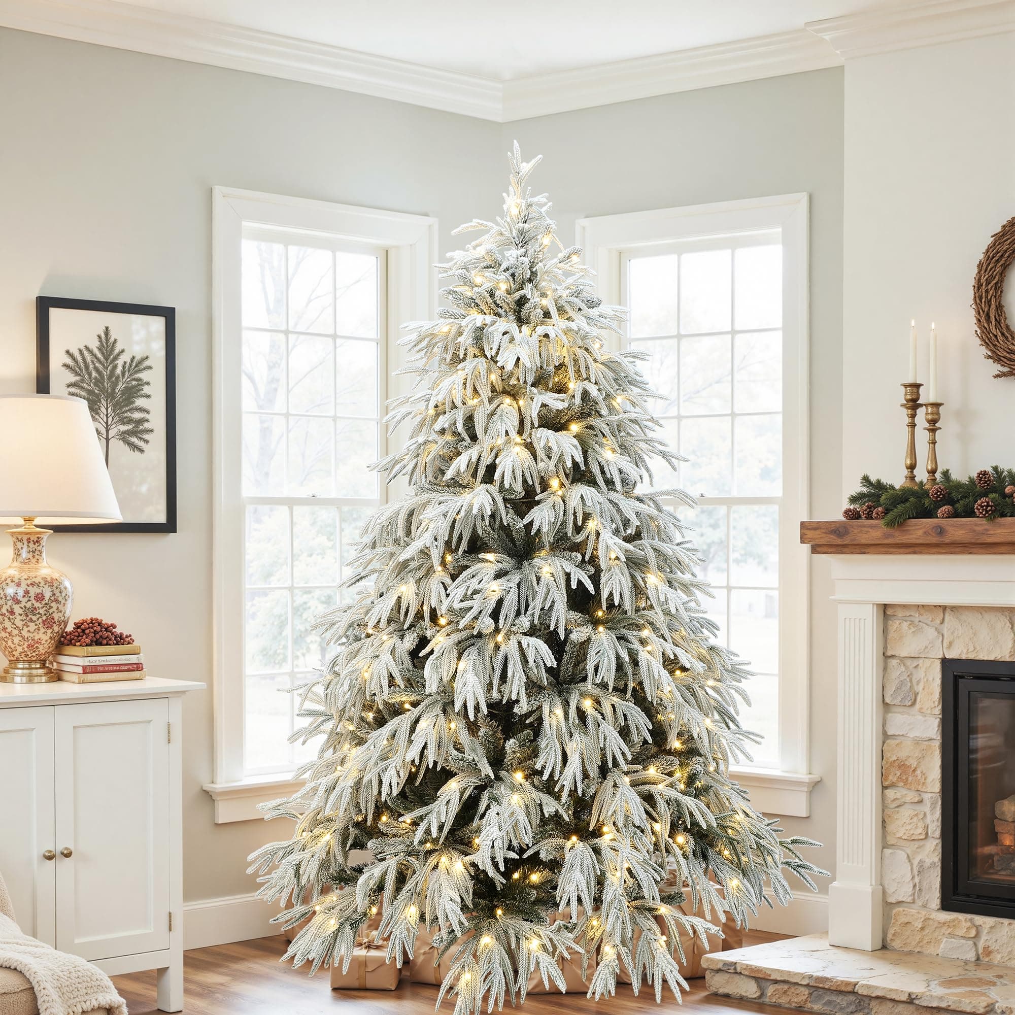 LuxenHome 6.5FT Flocked Artificial Christmas Tree, Spruce Prelit Christmas Trees Flocked with 450 Warm White LED Lights, Realistic Xmas Tree with 4000 PE+PVC Tips for Indoor and Outdoor Xmas Decor 6.5‘ Flocked Spruce