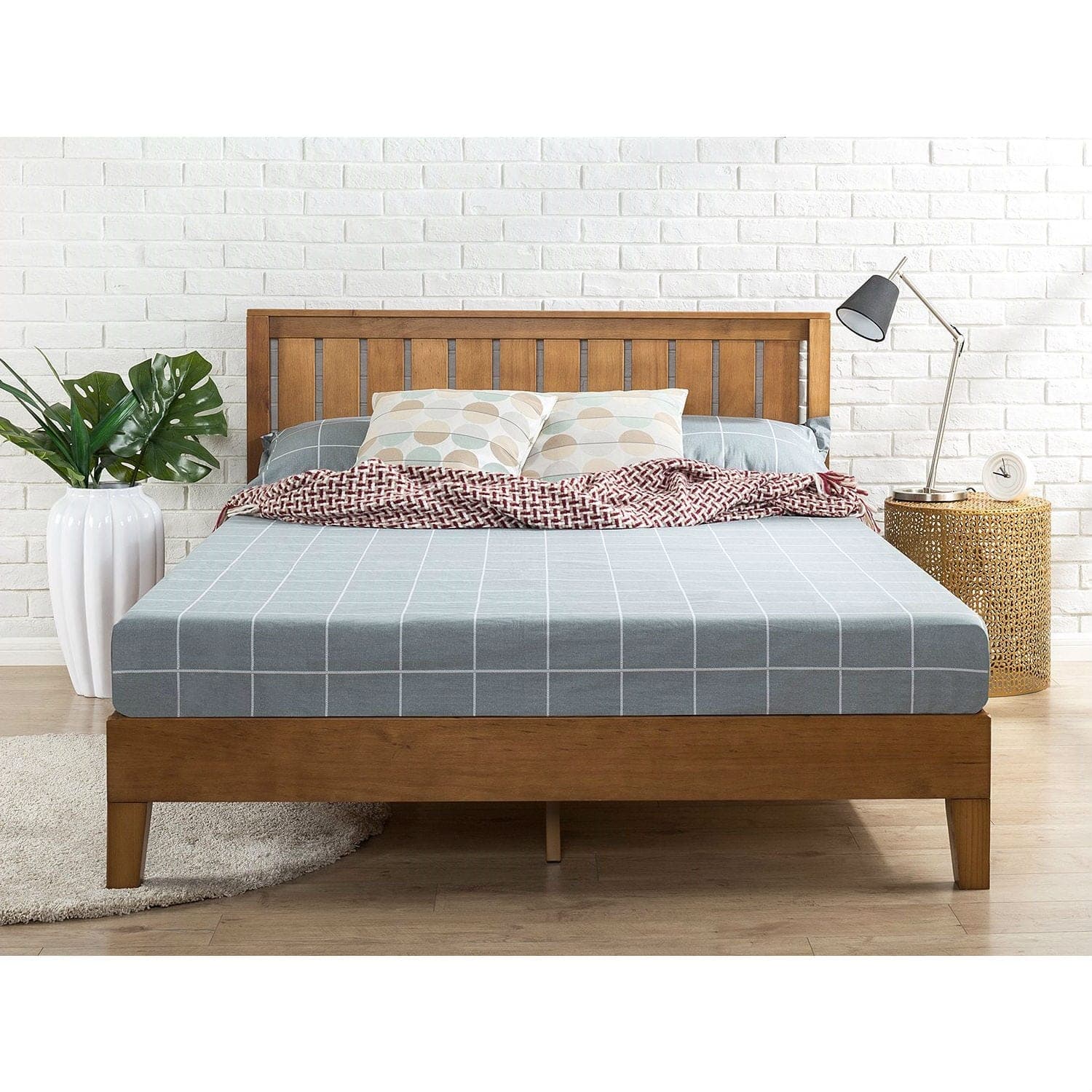 Hivvago - Full size Solid Wood Platform Bed Frame with Headboard in Medium Finish - Brown