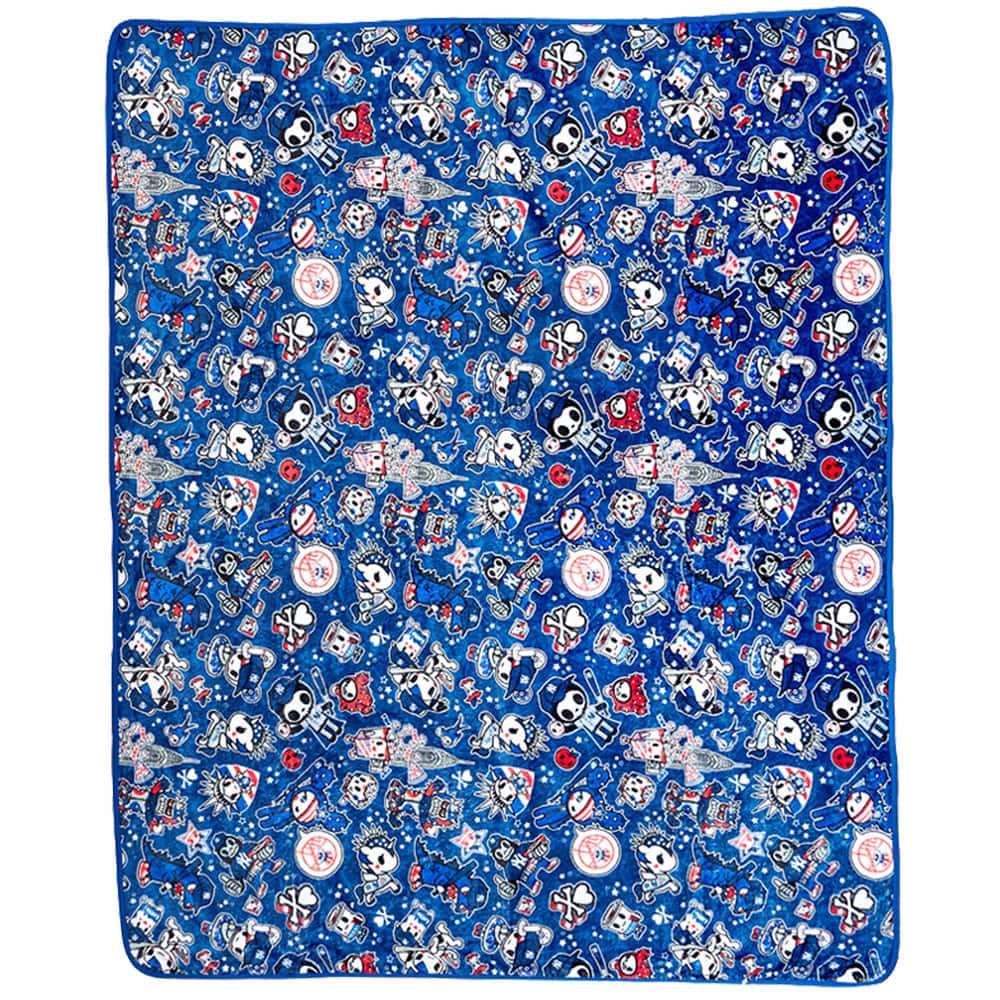 tokidoki - New York Yankees 60" x 50" Plush Blanket - Multicolor