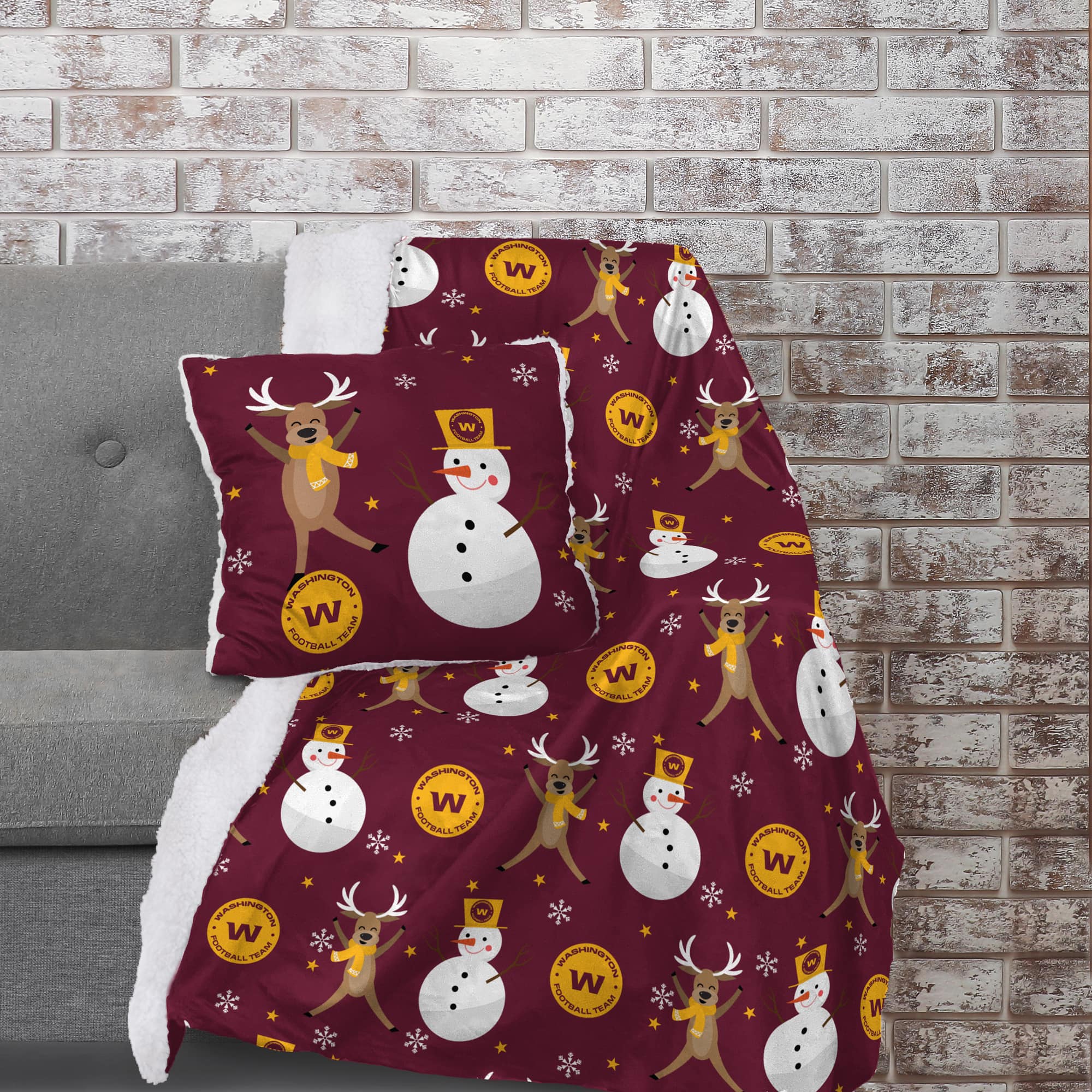 Pegasus - Washington Football Team Holiday Reindeer Blanket and Pillow Combo Set - Multicolor